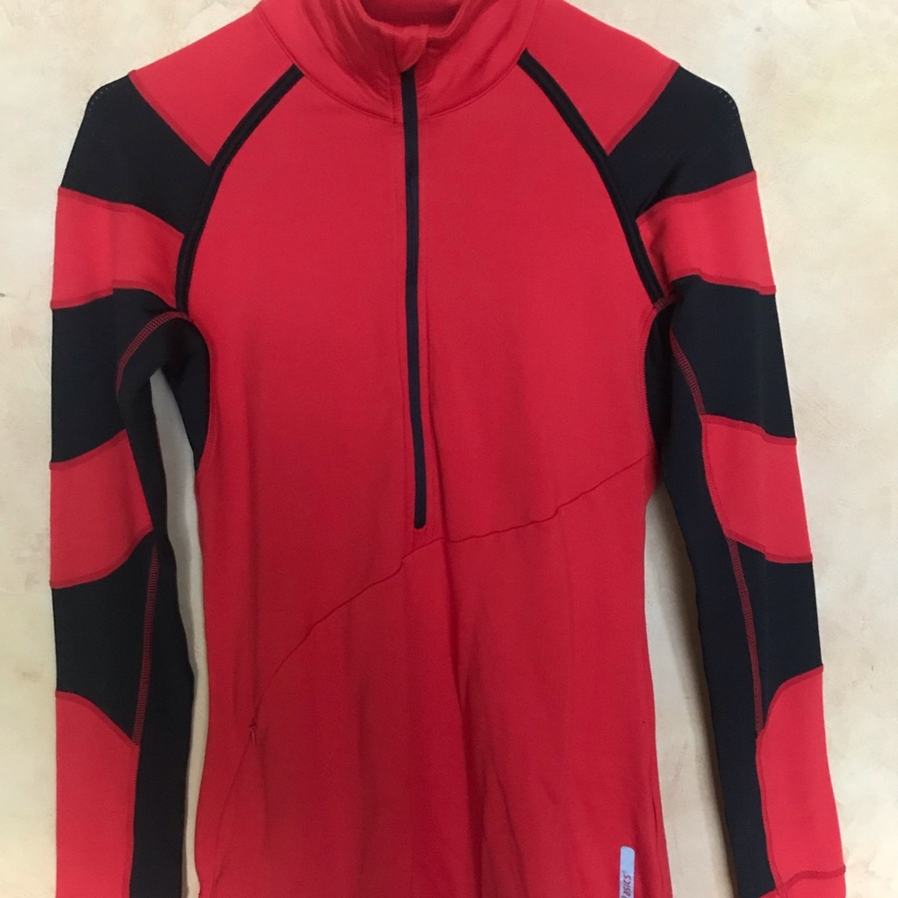 ASICS pullover workout top. - Picture 2 of 4